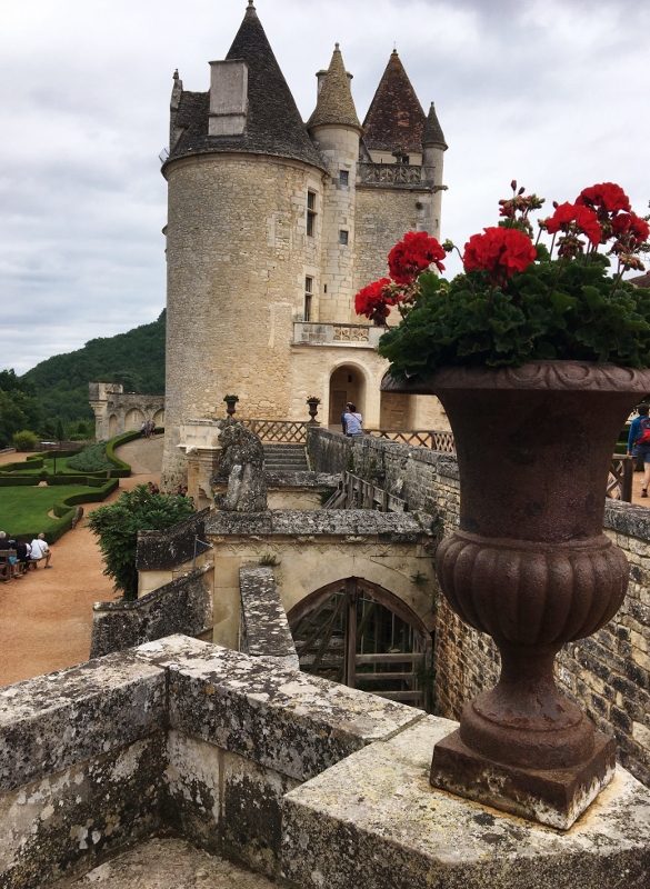 Les Milandes Schloss Und Garten Von Josephine Baker Typisch Franzosisch [ 800 x 585 Pixel ]